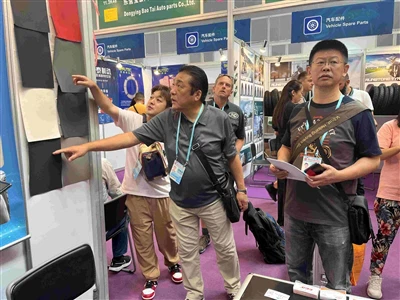 Druk maar bevredigend op de Canton Fair